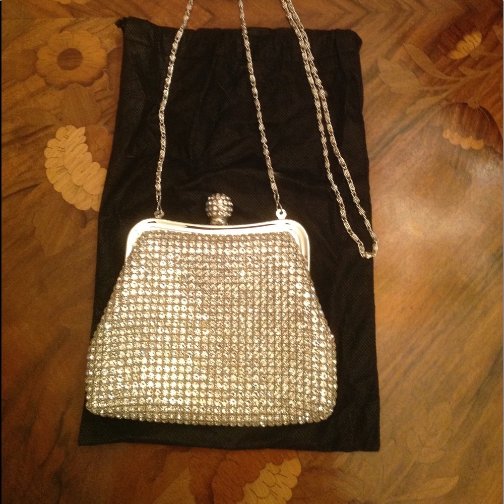 Beautiful and elegant Rhinestone Evening Purse, Silver w/white lining MINT!